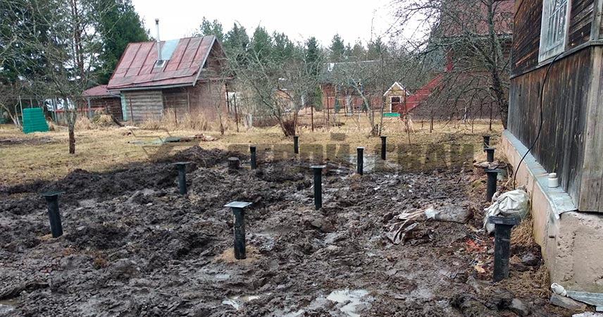 Механическая закрутка винтовых свай 108 мм в поселке Мшинская