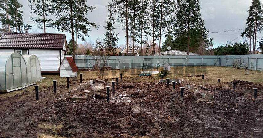 Свайно-винтовой фундамент под дом в деревне Силино