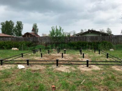 Обвязка фундамента профилированной трубой