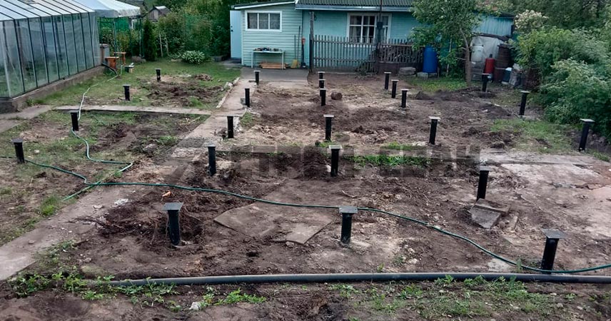 Монтаж винтовых свай 108 мм под дом в Ивангороде