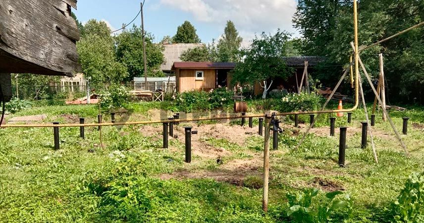Завинчивание 22 свай 108 мм под дом в поселке Любань