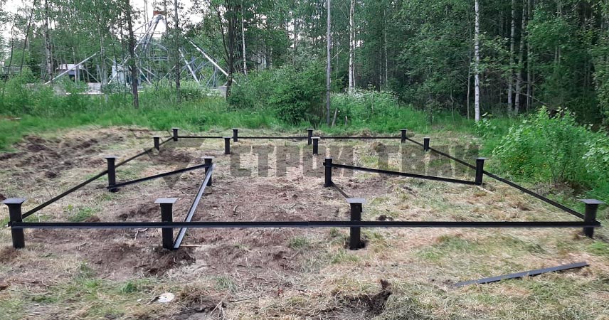 Монтаж винтовых свай 108 мм под дом в поселке Малиновка