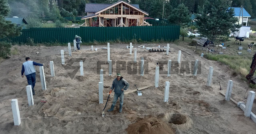 Установка фундамента на железно-бетонных сваях под дом в поселке Рощинский хутор