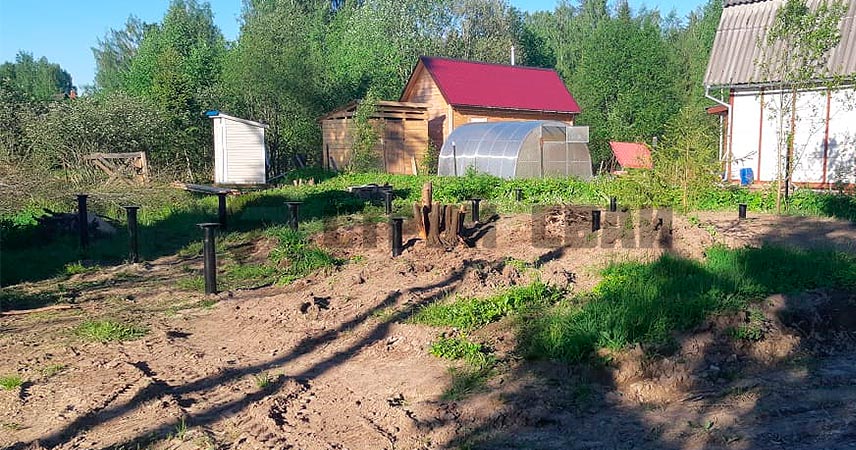 Завинчивание свай 108 мм под баню в городе Тосно