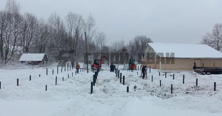 Свайно-винтовой фундамент в поселке Усть-Луга