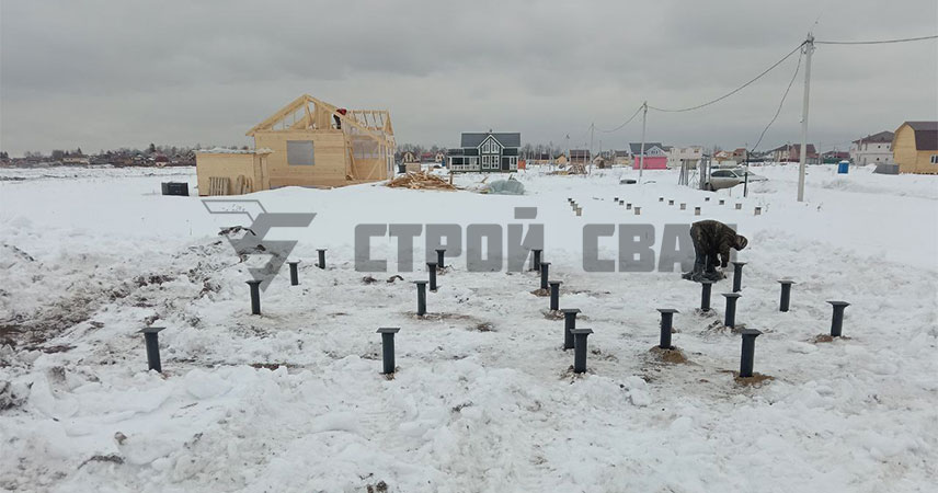 Свайно-винтовой фундамент в поселке Русская Усадьба