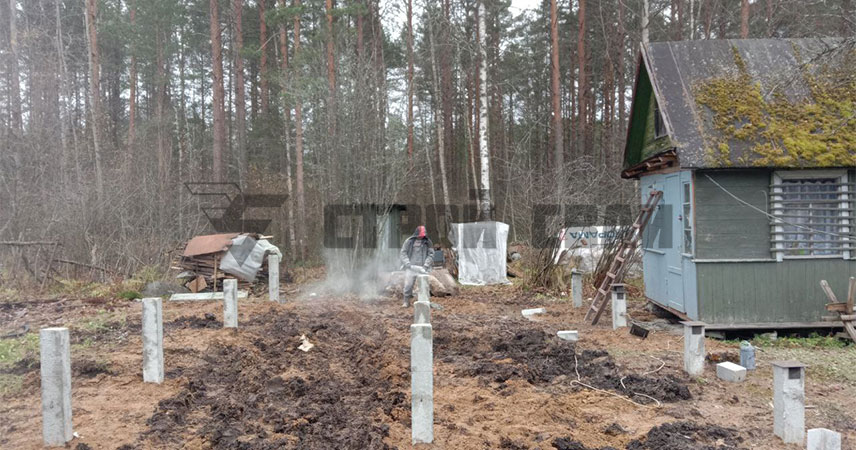 Свайный жб фундамент под дом в поселке Мга