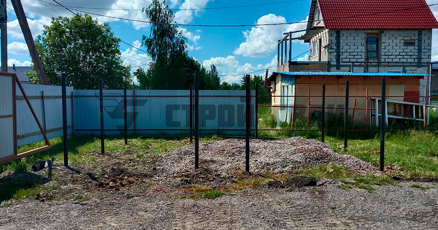 Свайно-винтовой фундамент в деревне Малое Карлино