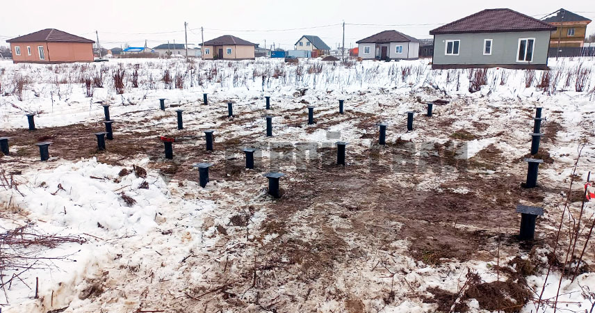 Свайно-винтовой фундамент в деревне Аннолово