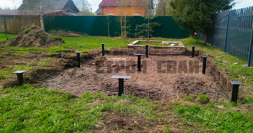 Свайно-винтовой фундамент в деревне Главная Запань